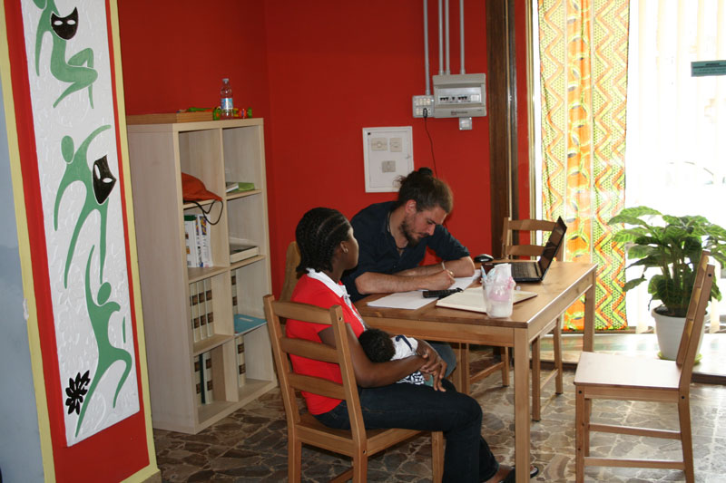 In Ragusa besuchten wir das Open House, das eine Tagesanlaufstelle für Flüchtlinge ist.